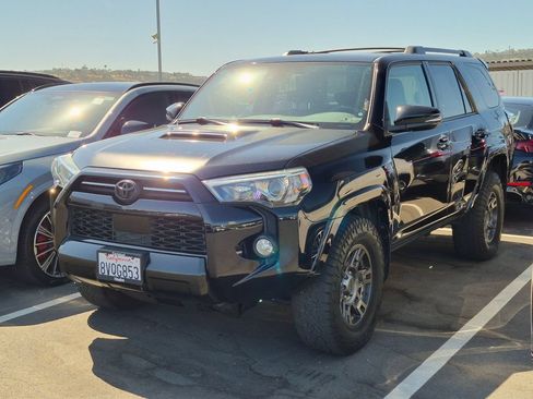 Used 2020 Toyota 4Runner Venture w/ Moonroof Package AWD/4WD image 2
