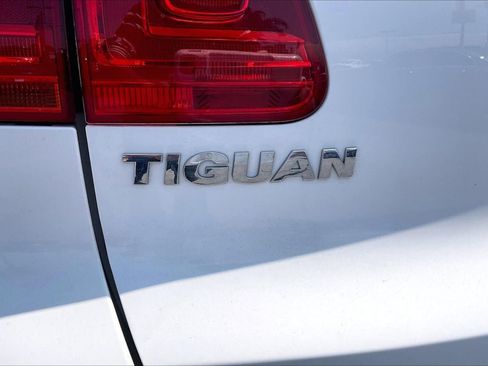 Used 2013 Volkswagen Tiguan SE FWD image 8