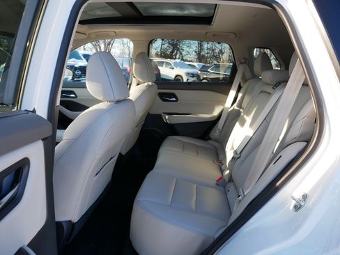 Certified 2022 Nissan Rogue SL w/ SL Premium Package image 34