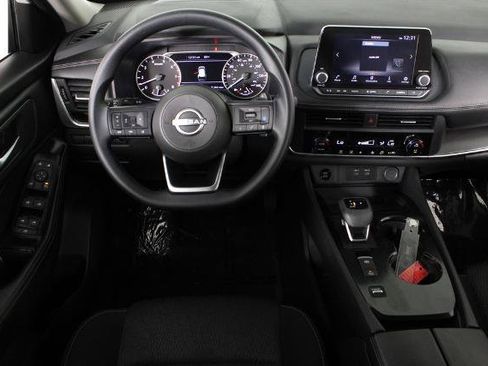 Certified 2024 Nissan Rogue SV FWD image 7