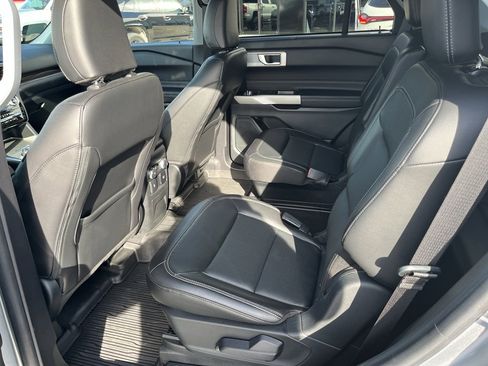 Used 2022 Ford Explorer Limited w/ Equipment Group 301A image 22
