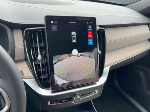 New 2026 Volvo XC90 B5 Core w/ Protection Package image 24