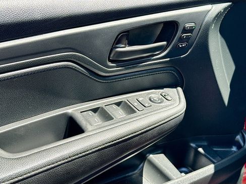 Used 2023 Honda Odyssey Sport image 17