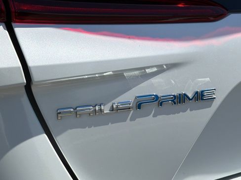 Used 2022 Toyota Prius Prime XLE FWD image 38