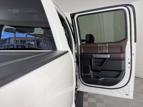 Used 2017 Ford F350 Platinum w/ Platinum Ultimate Package image 29