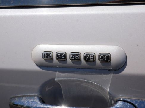 Used 2010 Lincoln MKX AWD image 15