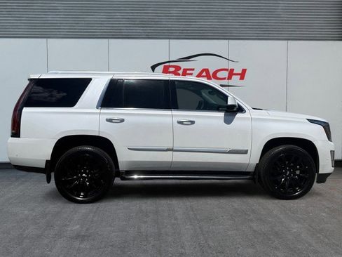 Used 2019 Cadillac Escalade Luxury image 11