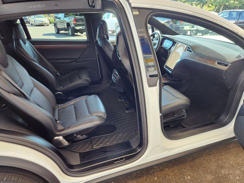 Used 2016 Tesla Model X 90D image 14