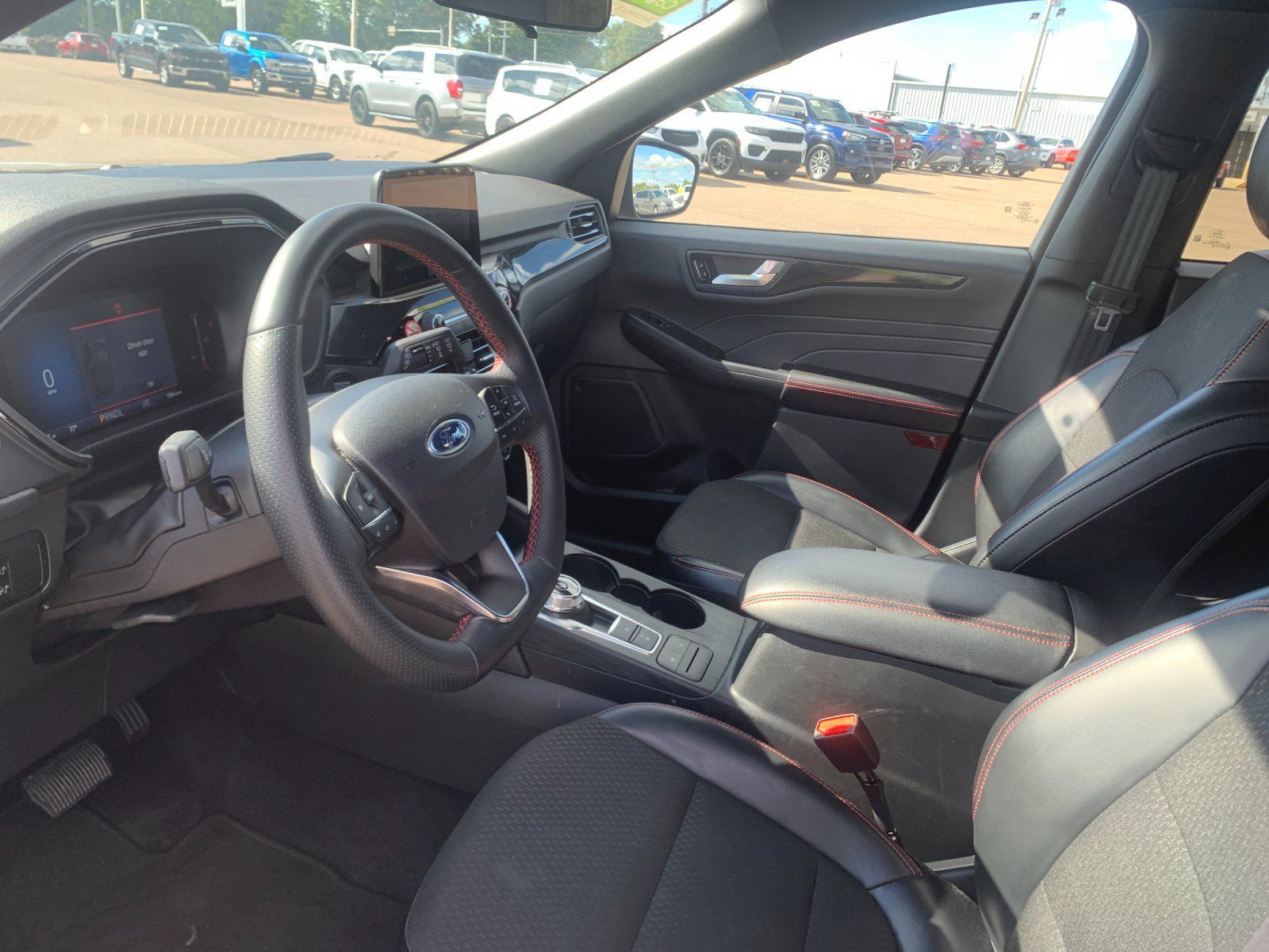 Used 2025 Ford Escape ST-Line Select AWD/4WD image 12