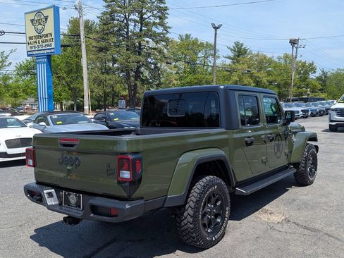 Used 2022 Jeep Gladiator Sport AWD/4WD image 7