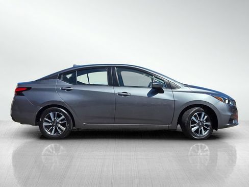 Used 2021 Nissan Versa SV FWD image 4