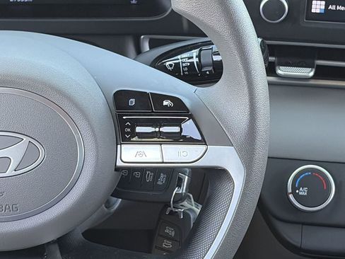 Certified 2024 Hyundai Elantra SE FWD image 23