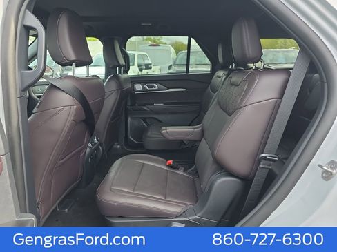 Certified 2025 Ford Explorer Platinum w/ LUX Leather Package AWD/4WD image 16