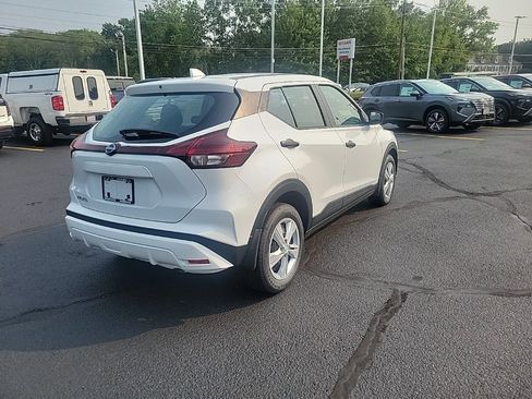 Used 2025 Nissan Kicks Play S image 4