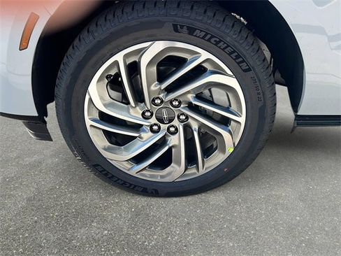 New 2025 Lincoln Navigator Reserve image 6