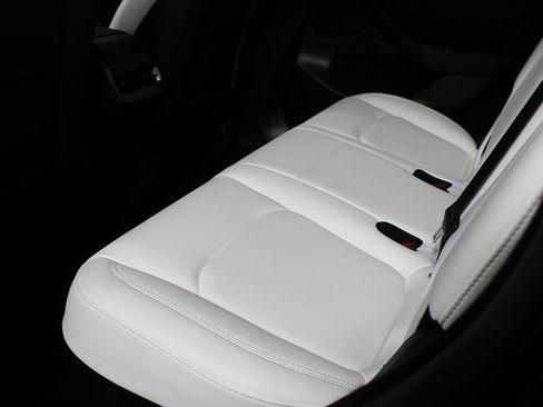 Used 2023 Tesla Model Y Performance AWD/4WD image 23