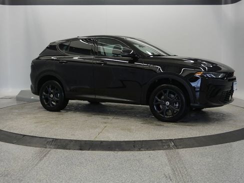 Used 2024 Dodge Hornet GT w/ GT Blacktop Package image 11