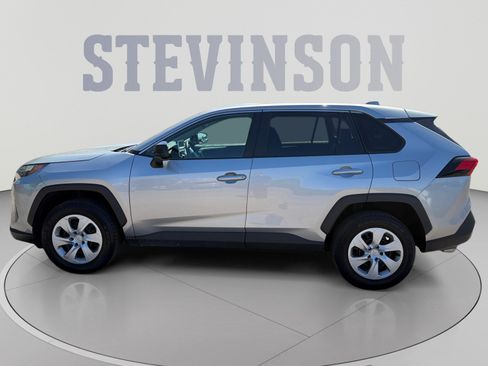 Used 2025 Toyota RAV4 LE AWD/4WD image 2
