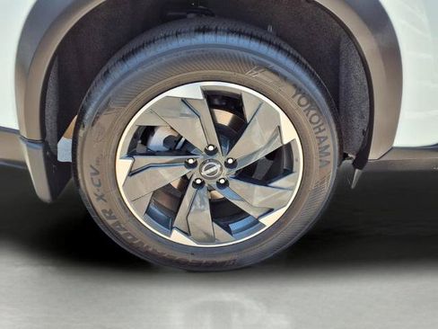 Certified 2025 Nissan Rogue SV w/ SV Premium Package FWD image 9
