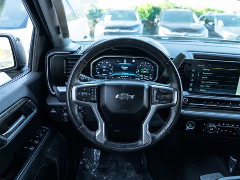Used 2022 Chevrolet Silverado 1500 RST AWD/4WD image 12