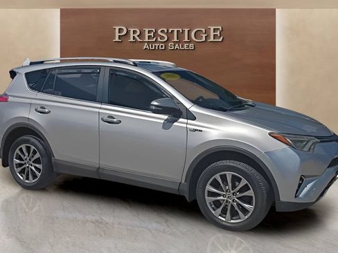 Used 2017 Toyota RAV4 Limited FWD image 11