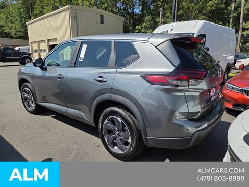 Used 2024 Nissan Rogue SV FWD image 6