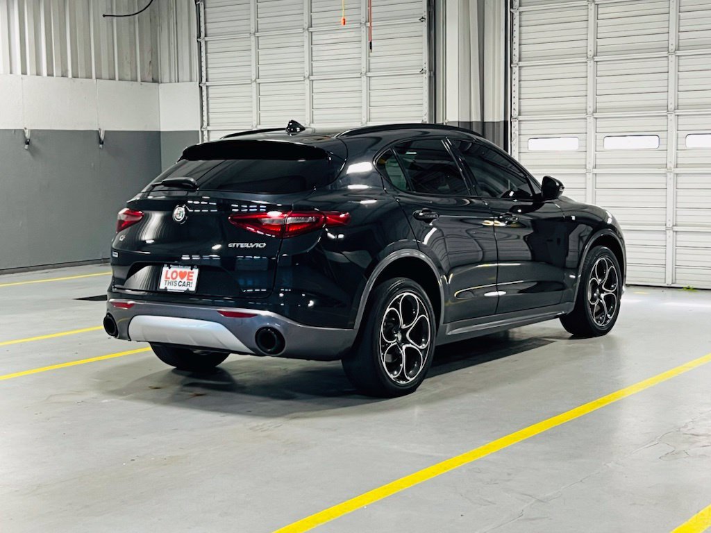 Used 2023 Alfa Romeo Stelvio Ti AWD/4WD image 21
