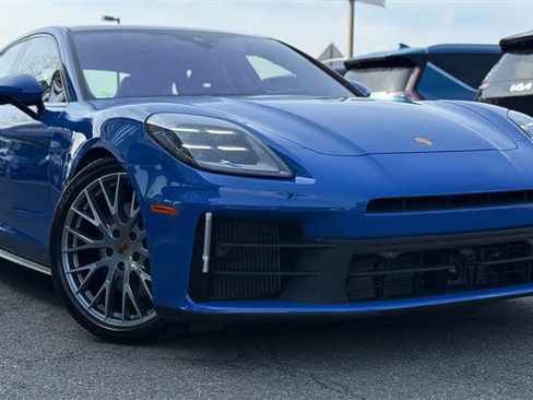 Used 2025 Porsche Panamera 4 image 7