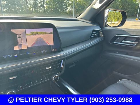 Used 2025 Chevrolet Tahoe Premier RWD image 18