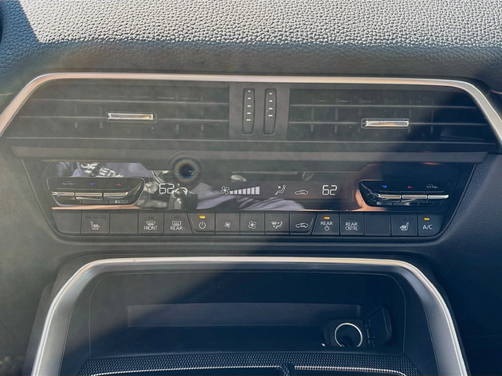 Used 2024 MAZDA CX-90 3.3 Turbo w/ Preferred Plus AWD/4WD image 16
