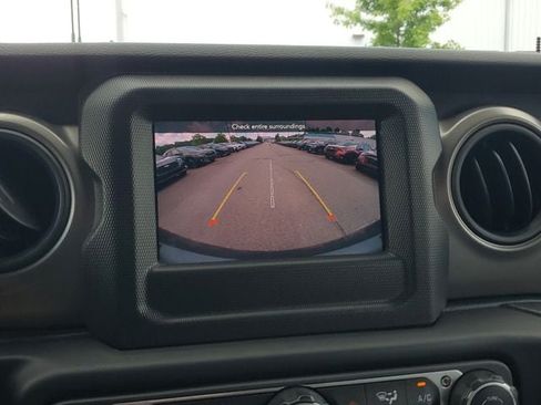 Used 2023 Jeep Wrangler Unlimited Sport AWD/4WD image 24