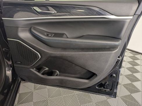Used 2024 Jeep Grand Cherokee Trailhawk AWD/4WD image 37