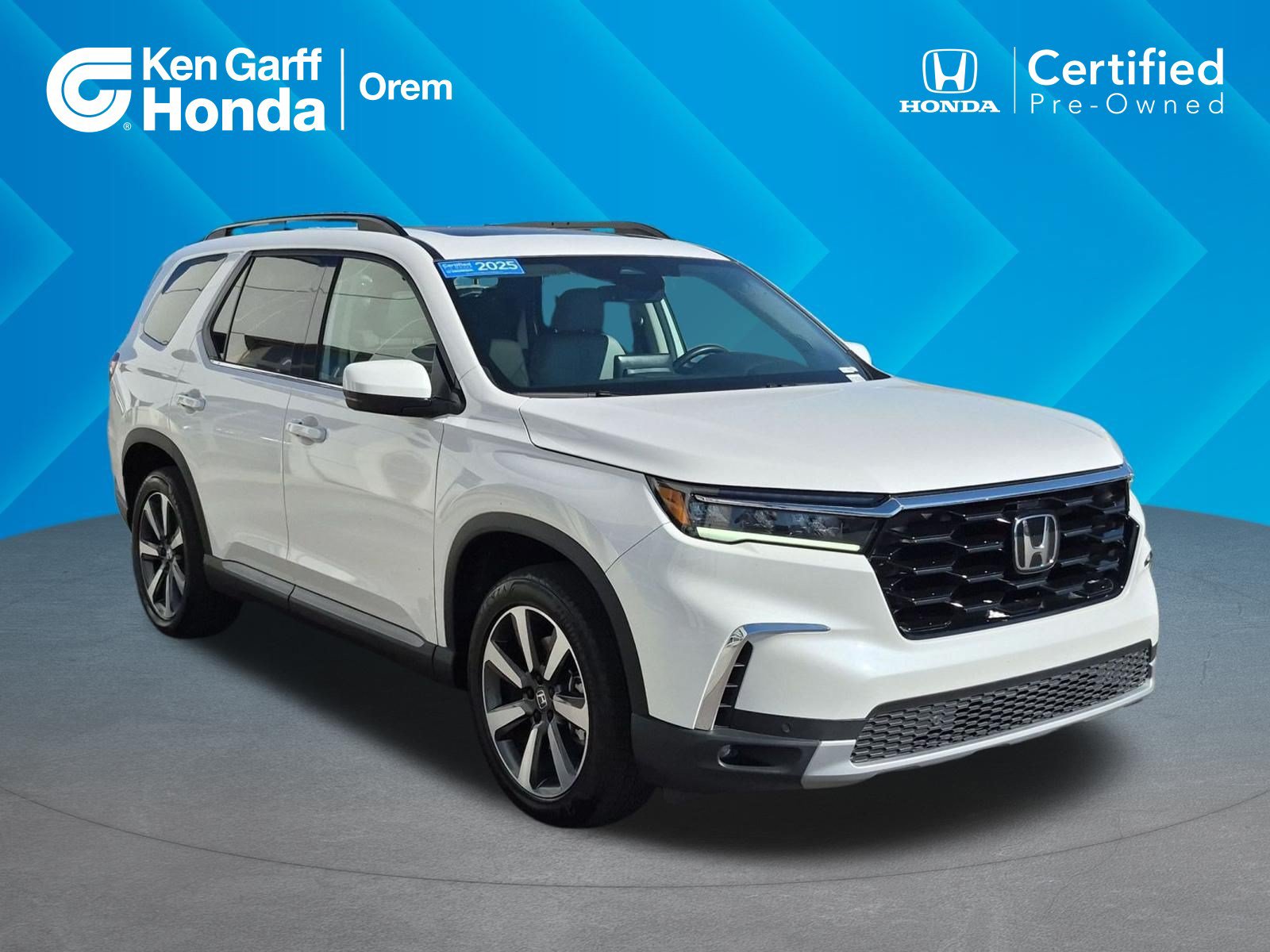 Certified 2025 Honda Pilot Touring image 1