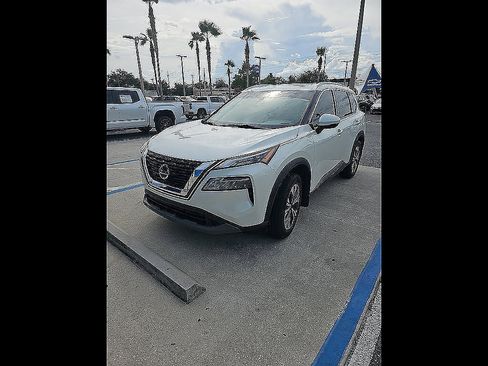 Used 2021 Nissan Rogue SV w/ Premium Package FWD image 7