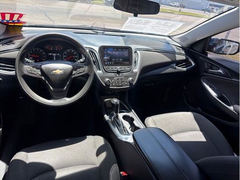 Used 2020 Chevrolet Malibu LT FWD image 11