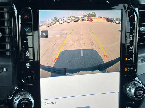 Used 2022 RAM 1500 Limited w/ Body Color Bumper Group AWD/4WD image 19