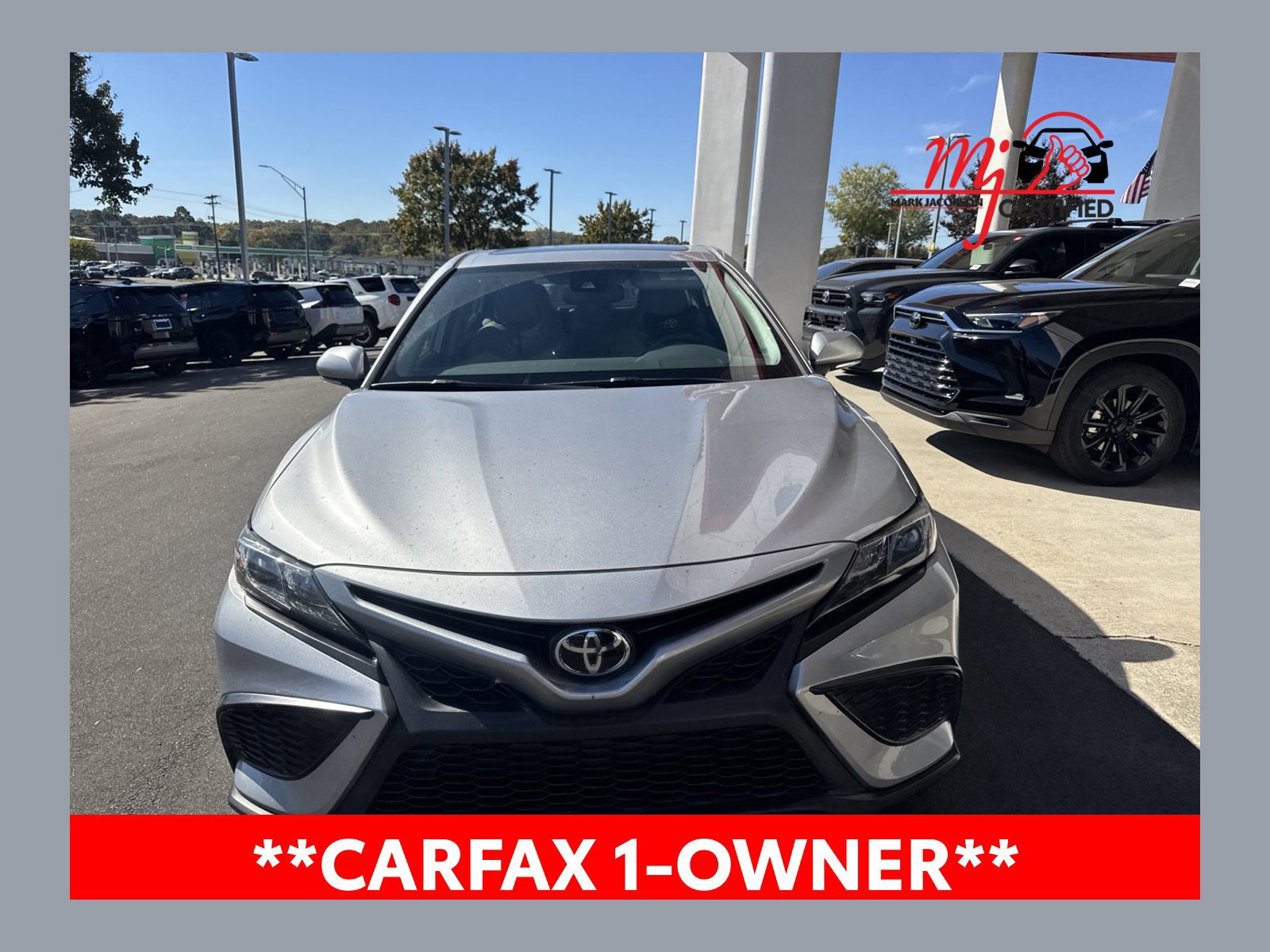 Used 2022 Toyota Camry SE w/ Convenience Package FWD image 1