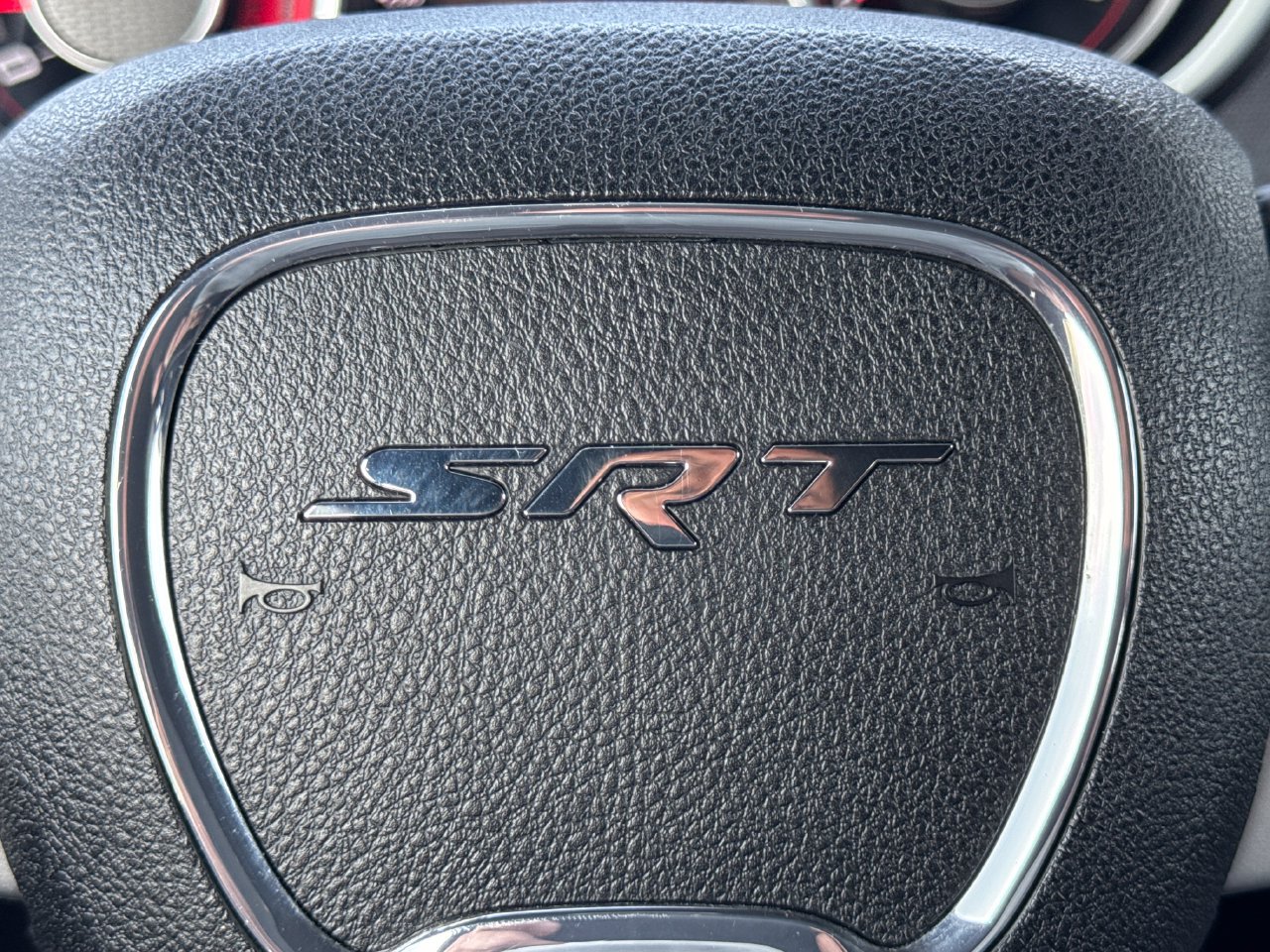 Used 2015 Dodge Challenger SRT RWD image 29