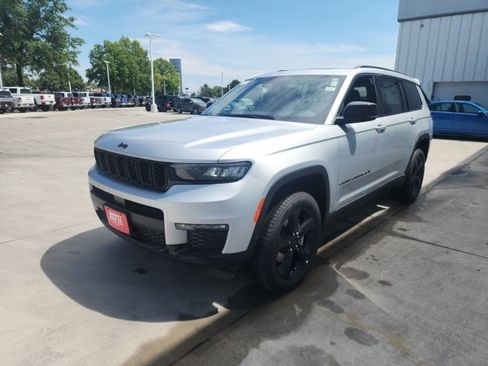 New 2025 Jeep Grand Cherokee L Limited w/ Black Appearance Package image 3