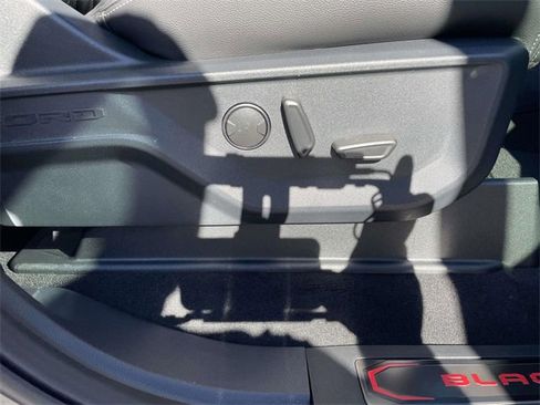 New 2026 Ford F250 Lariat w/ Black Appearance Package image 32