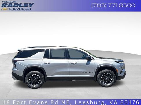 Used 2024 Chevrolet Traverse Z71 w/ Enhanced Driving Package AWD/4WD image 7