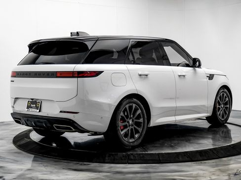 Used 2025 Land Rover Range Rover Sport Dynamic SE image 13