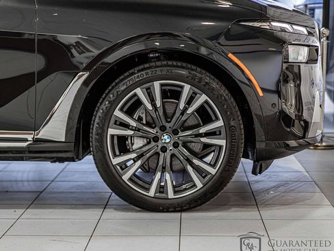 Used 2025 BMW X7 xDrive40i w/ Premium Package image 12