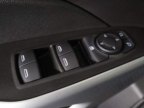 Used 2025 Chevrolet Trax RS image 34