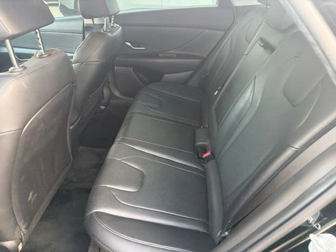 Used 2023 Hyundai Elantra Limited FWD image 9