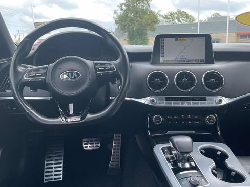 Used 2020 Kia Stinger GT2 RWD image 12