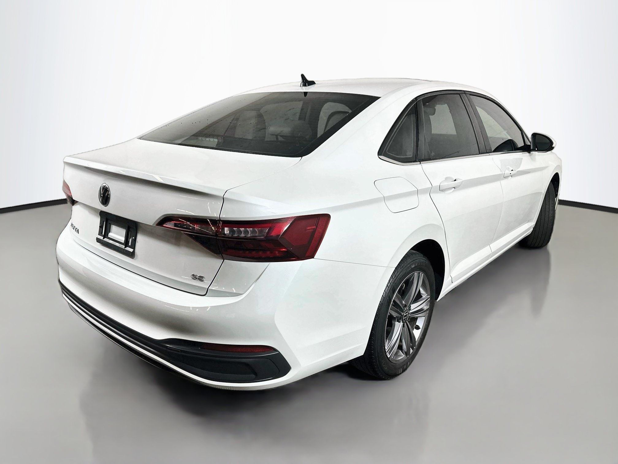 Used 2023 Volkswagen Jetta SE w/ Panoramic Sunroof Package FWD image 7