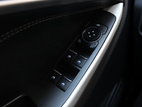 Used 2023 Ford Explorer XLT image 15