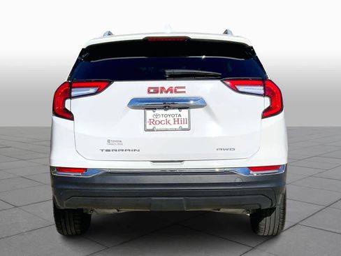 Used 2024 GMC Terrain SLT image 5