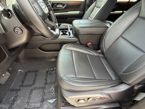 Used 2025 GMC Yukon XL Denali AWD/4WD image 14